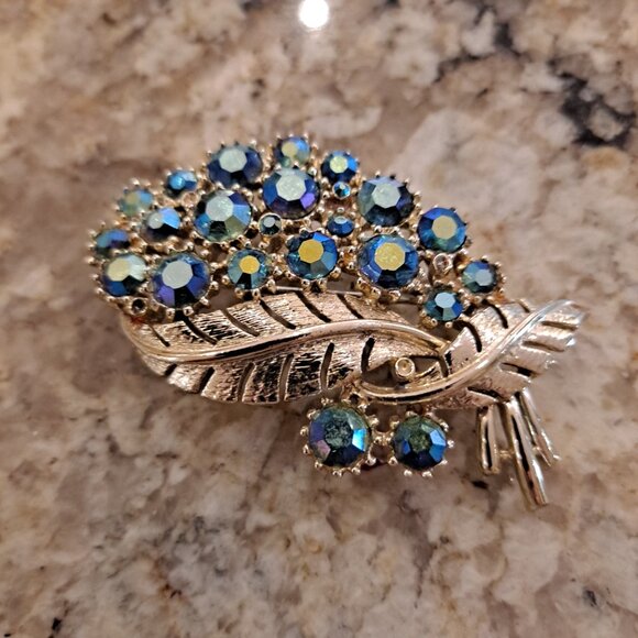 Vintage CORO Teal Rhinestone Gold Tone Brooch - Picture 3 of 4